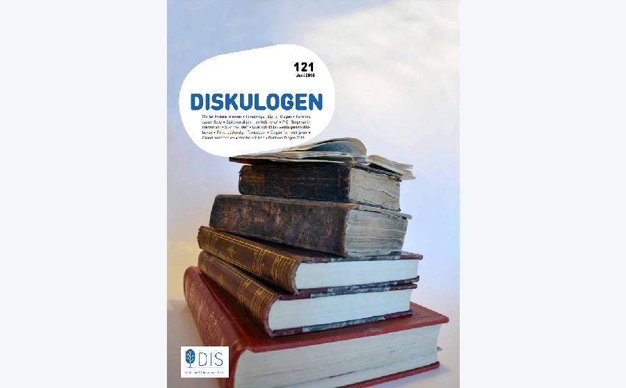 Diskulogen - Hög med böcker.